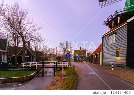 Dutch city early one morning Dutch city early one morning 114124409
