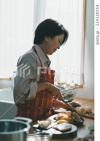 a forty-something woman 114126554