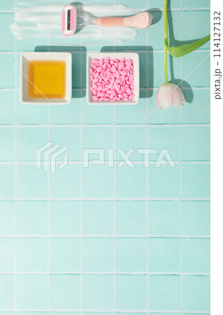 Hair removal accessories with a fresh tulip Hair removal accessories with a fresh tulip 114127132