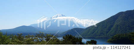 富士山と本栖湖 富士山と本栖湖 114127241
