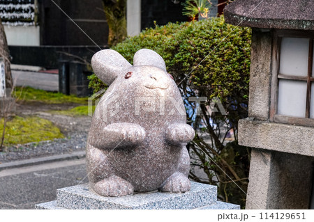 岡﨑神社の可愛い狛ううさぎ（京都） 114129651