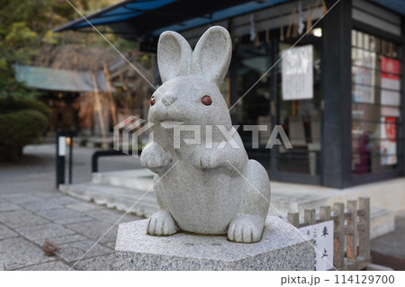 岡﨑神社の可愛い狛ううさぎ（京都） 114129700