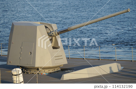海上自衛隊もがみ型自衛艦のMk 45 Mod 4 5インチ砲 海上自衛隊もがみ型自衛艦のMk 45 Mod 4 5インチ砲 114132190