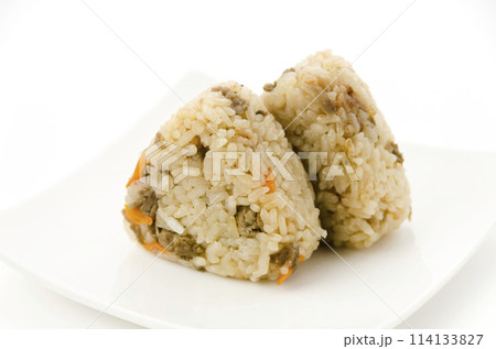 牛肉とゴボウ飯のおむすび 114133827
