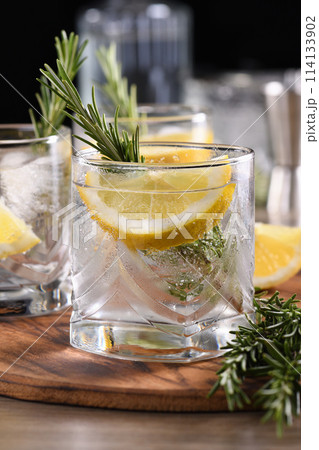 Cocktail Gin Tonic Cocktail Gin Tonic 114133902