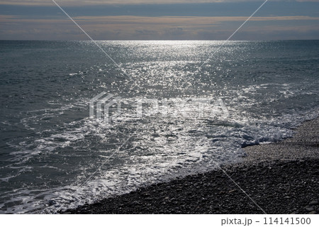 輝く海岸・七里御浜ふれあいビーチ(三重県・熊野灘) 輝く海岸・七里御浜ふれあいビーチ(三重県・熊野灘) 114141500