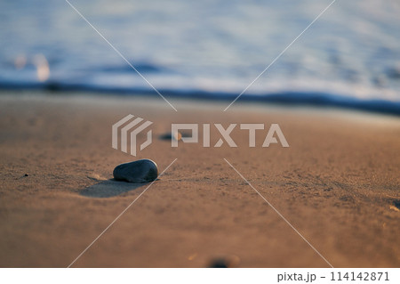 Beach rocks with ocean waves 114142871