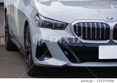 輸入車イメージ BMW5シリーズ8代目のフロントマスク 輸入車イメージ BMW5シリーズ8代目のフロントマスク 114143906