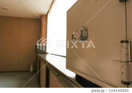 金庫 114144203