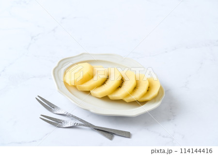 ニュージーランド産ゴールデンキウイ 114144416