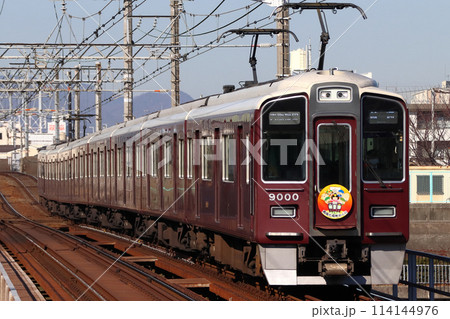 ［HK］阪急神戸本線9000系普通列車（阪急沿線西国七福神めぐりマーク）） 114144976