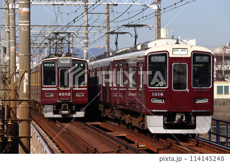 ［HK］阪急神戸本線Classic8000と1000系電車 114145248