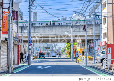 東京都世田谷区の都市風景　喜多見駅 114145983