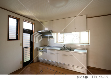 昭和の日本家屋 20年前にリフォームしたシステムキッチン 昭和の日本家屋 20年前にリフォームしたシステムキッチン 114148209