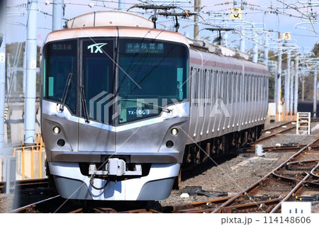 【首都圏新都市鉄道】TX-1000系（つくばエクスプレス：守谷駅） 114148606