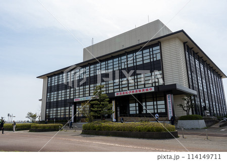 曇り空と運転免許センターのイメージ｜石川県金沢市 114149711