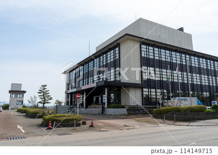 曇り空と運転免許センターのイメージ|石川県金沢市 曇り空と運転免許センターのイメージ|石川県金沢市 114149715
