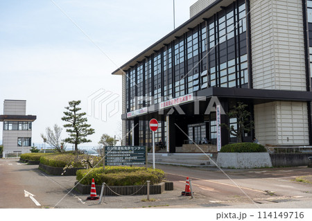曇り空と運転免許センターのイメージ｜石川県金沢市 114149716
