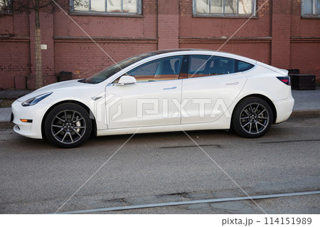 white electric Tesla Model 3 dual motor 114151989