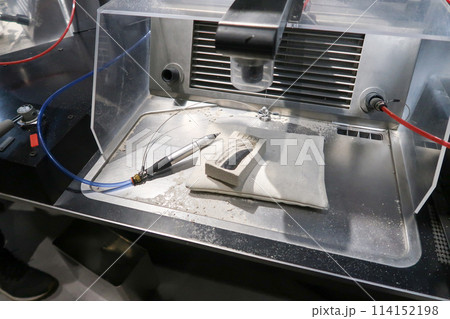 福井県勝山市の恐竜化石クリーニング体験施設 福井県勝山市の恐竜化石クリーニング体験施設 114152198