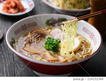 醤油ラーメン 醤油ラーメン 114152344