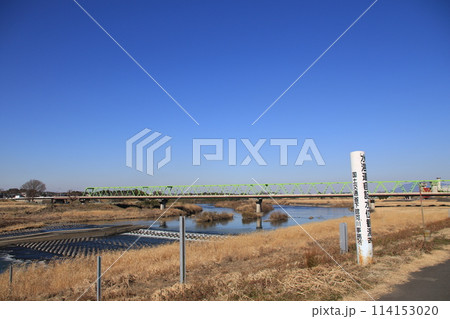 茨城県常総市水海道の鬼怒川に架かる豊水橋の風景 茨城県常総市水海道の鬼怒川に架かる豊水橋の風景 114153020