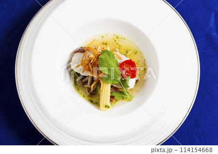フレンチ　高級感ある魚料理の素材 114154668