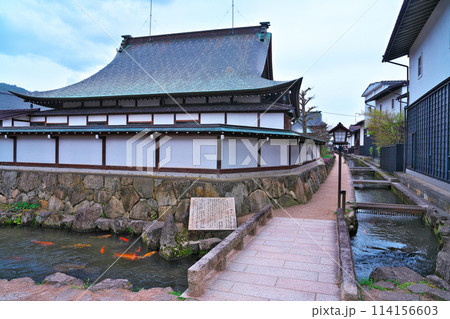 飛騨古川、瀬戸川と白壁土蔵街 飛騨古川、瀬戸川と白壁土蔵街 114156603