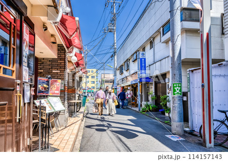 東京都世田谷区の都市風景　祖師ヶ谷大蔵駅 114157143