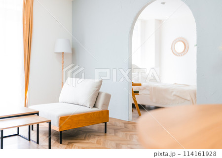 Photographs of symbolic and meaningful scenes 114161928