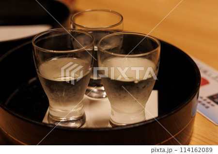 新潟日本酒の飲み比べ 新潟日本酒の飲み比べ 114162089