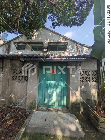 台北101の近くの四四南村で毎週日曜日に開催されているSimple Marketの様子 114162298