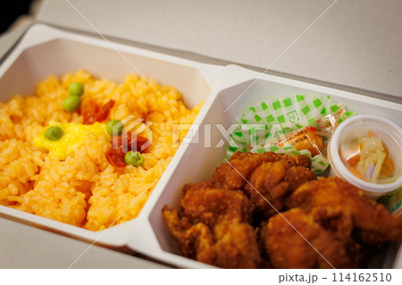 ケチャップライスとから揚げ（チキン弁当） 114162510