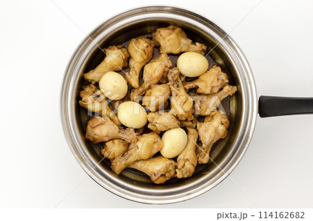 鶏手羽元とたまごの甘辛煮 114162682