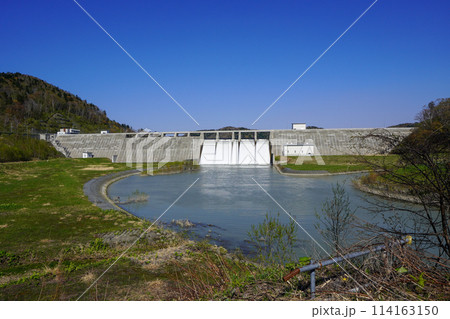 春の当別ダムを正面から・2024 114163150