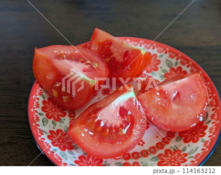 カットしたトマト カットしたトマト 114163212
