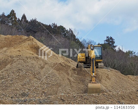 パワーショベルによる工事 パワーショベルによる工事 114163350