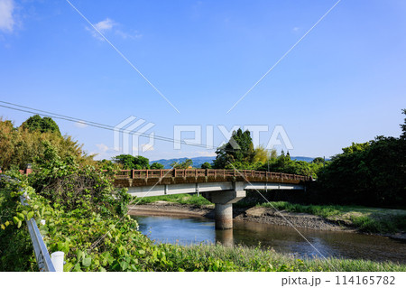 山河橋(鹿児島県薩摩川内市入来町浦之名)と樋脇川 山河橋(鹿児島県薩摩川内市入来町浦之名)と樋脇川 114165782