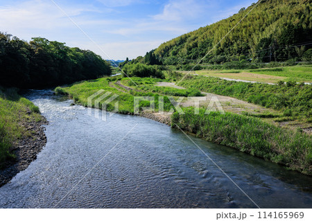 山河橋(鹿児島県薩摩川内市入来町浦之名)から見る樋脇川 山河橋(鹿児島県薩摩川内市入来町浦之名)から見る樋脇川 114165969