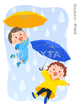 傘をさす雨具を身につけた子供たち 114167532
