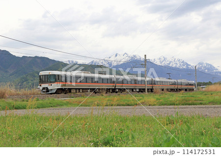 大糸線　ゴールデンウイークの臨時特急しなの 114172531