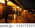 和モダンな旅館の夜景 114173919