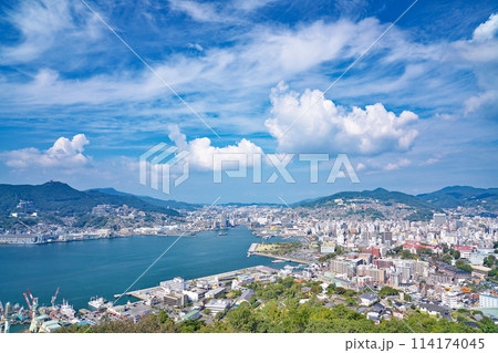 【鍋冠山公園展望台より長崎港を一望】 長崎県長崎市出雲2 【鍋冠山公園展望台より長崎港を一望】 長崎県長崎市出雲2 114174045