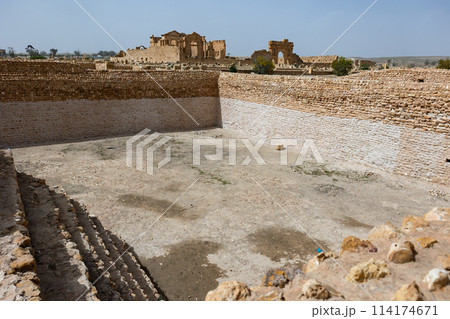 Water reservoir in Roman ruins, Sufetula, Tunisia 114174671