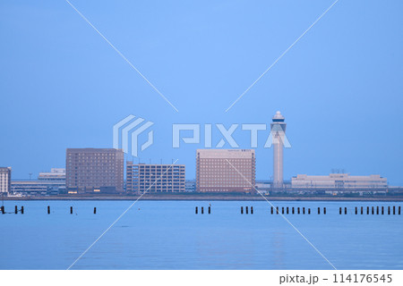 夜明けを迎えたセントレア 114176545