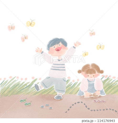 虫と遊ぶ子供たちのあたたかい手描きイラスト 114176943
