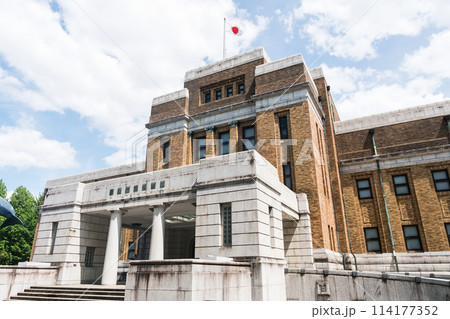 国立科学博物館の外観 春の快晴 ゴールデンウィーク 東京都台東区上野公園 国立科学博物館の外観 春の快晴 ゴールデンウィーク 東京都台東区上野公園 114177352