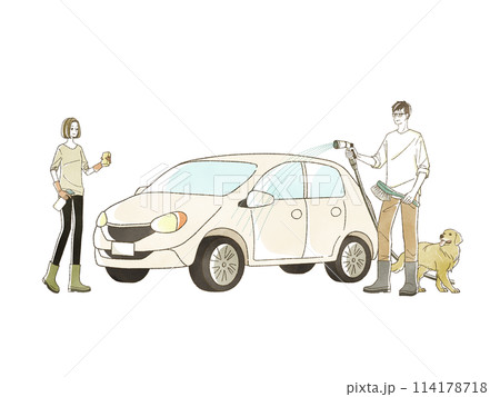 洗車をしている男女 114178718