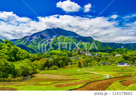寺坂棚田から見た春の武甲山 寺坂棚田から見た春の武甲山 114179662