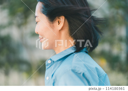a forty-something woman 114180361